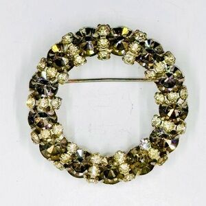 Warner Signed Vintage Smokey Grey & Clear Rhinestone Circle Wreath Brooch